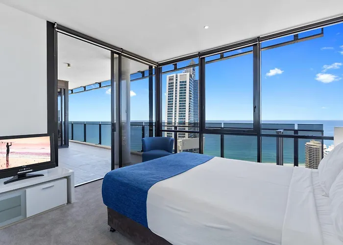 Holiday Holiday Circle On Cavill Apartments